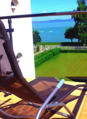 Гостиница Sunset Beach Apartment  Шиофок